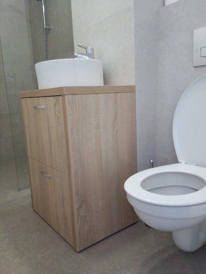 Ferienwohnung Alesia Oradea Exterior foto